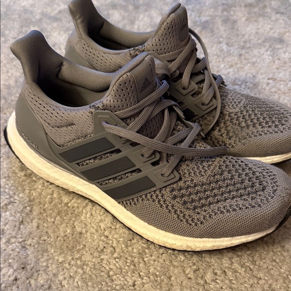 Adidas Men's Ultra Boost sz 7.5